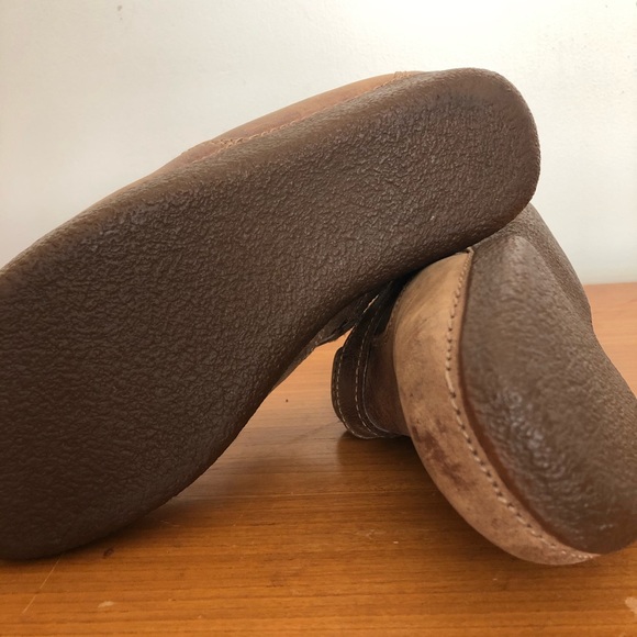 Duluth Trading Co | Adina Leather Clogs - Picture 6 of 15